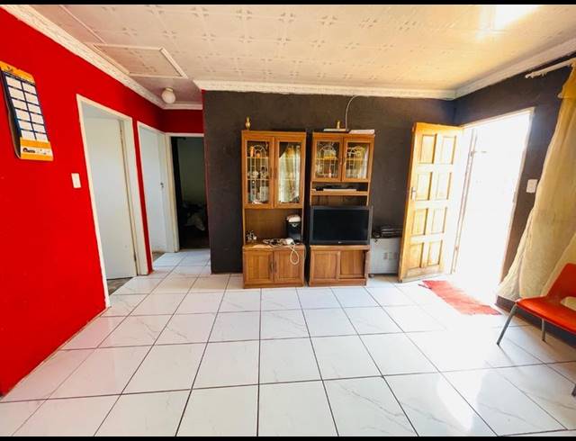 2 BEDROOM HOUSE FOR SALE IN PROTEA GLEN